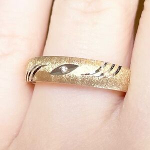 Thick 5mm 10k solid yellow gold diamond accent men’s wedding band matte ring‌‌‌‌